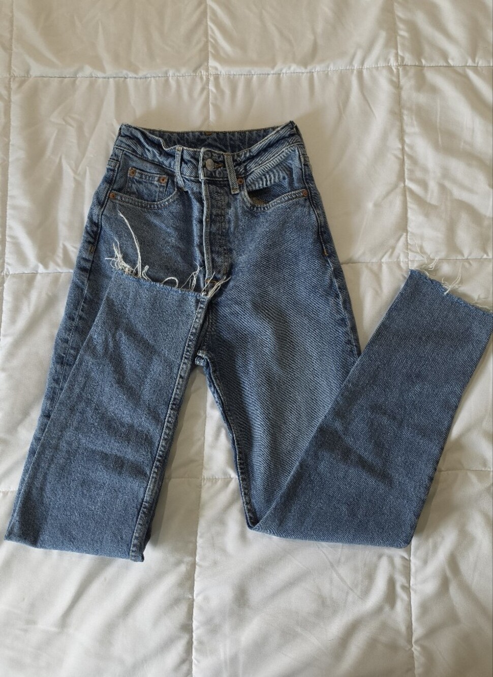 Classic High-Rise Blue Women's Jeans with Raw Hem